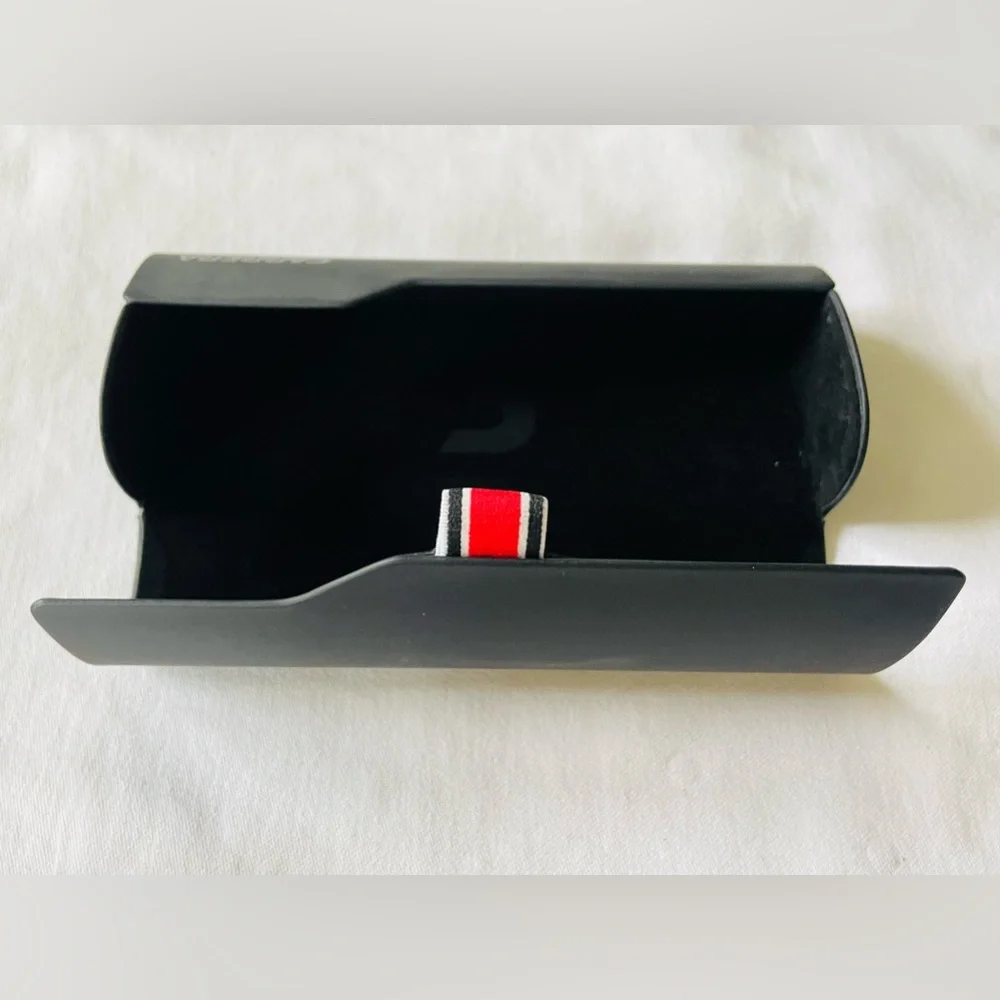 CARRERA SUNGLASS BLACK CASE